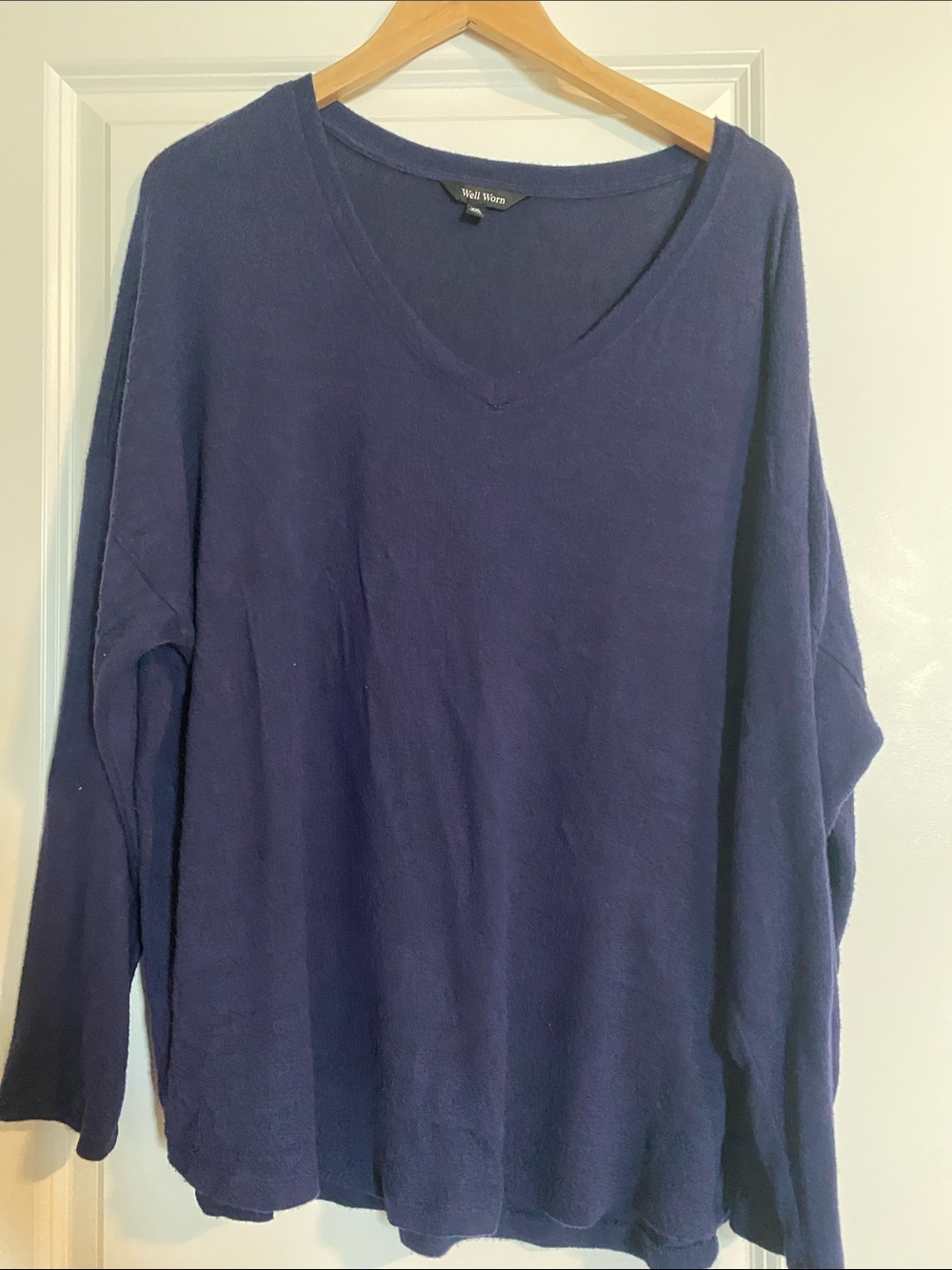 V-neck Lightweight Knit Sweater in Deep Navy